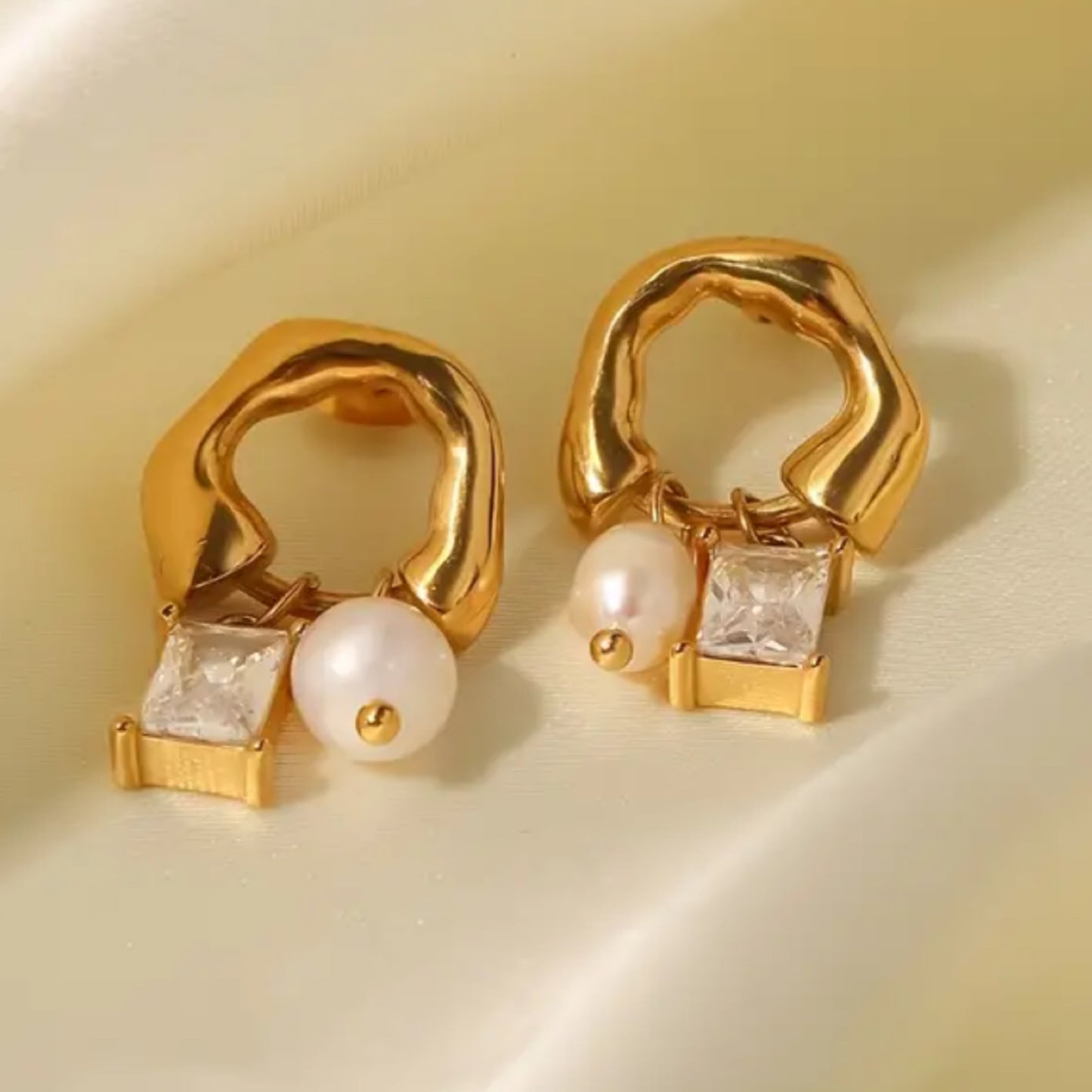 Pearl and Gem dangle earrings