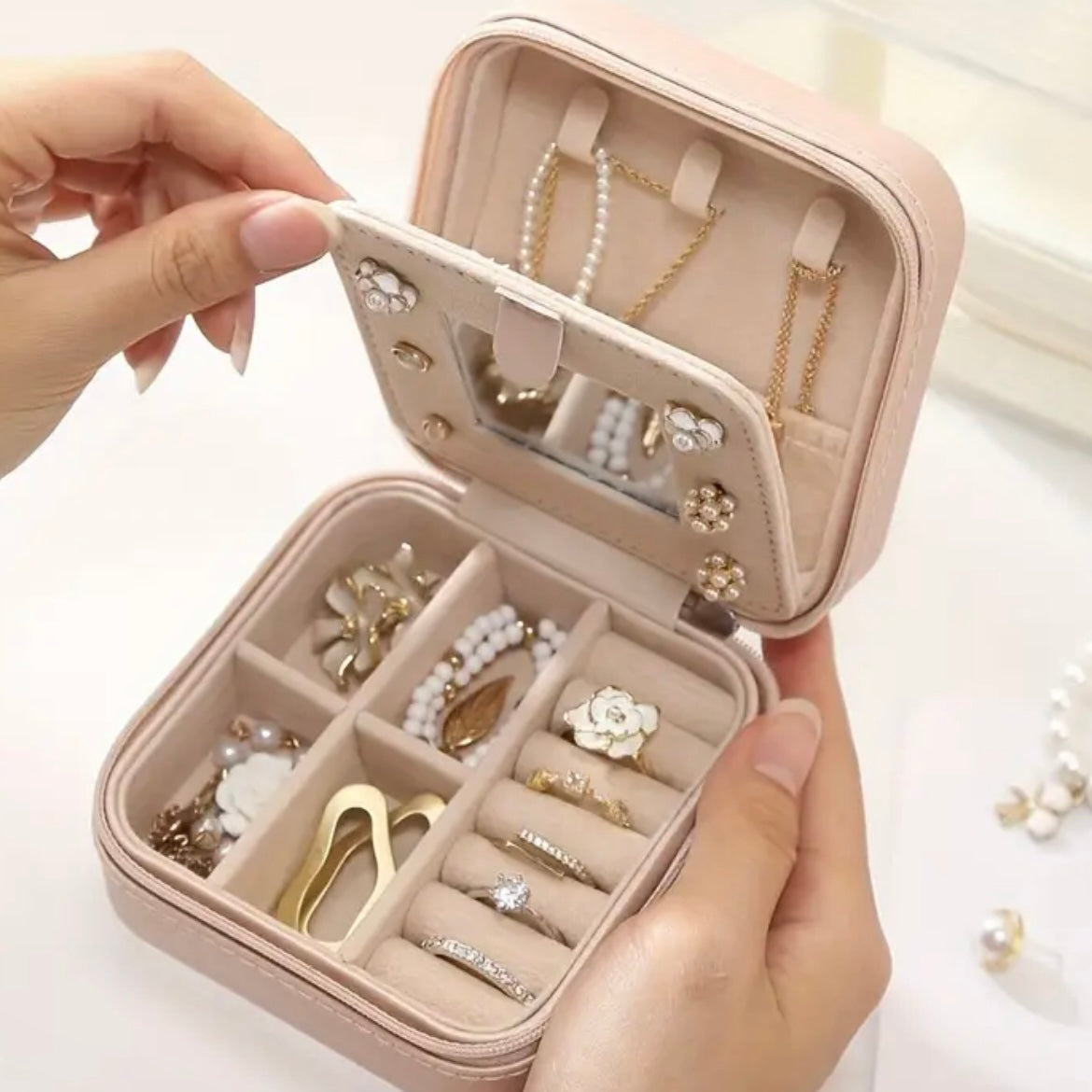 Mirror jewelry case