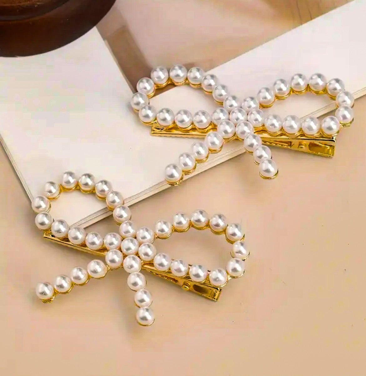 Pearl Bow Clip